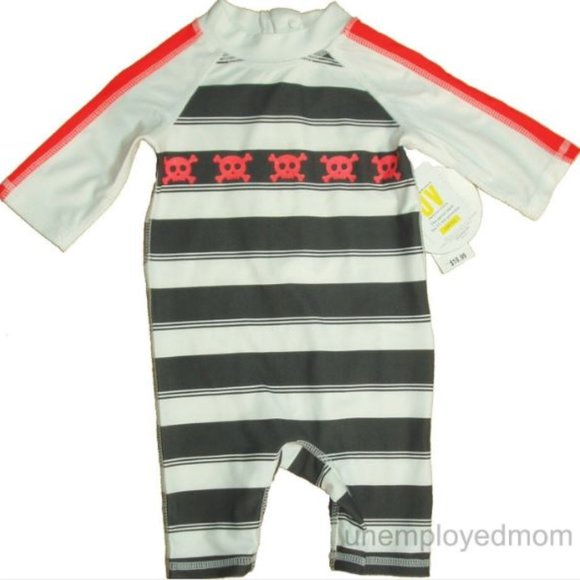 Boys Skulls Swimsuit Rashguard Bathing Swim Suit Protection UPF Rash Guard Short - Picture 1 of 6